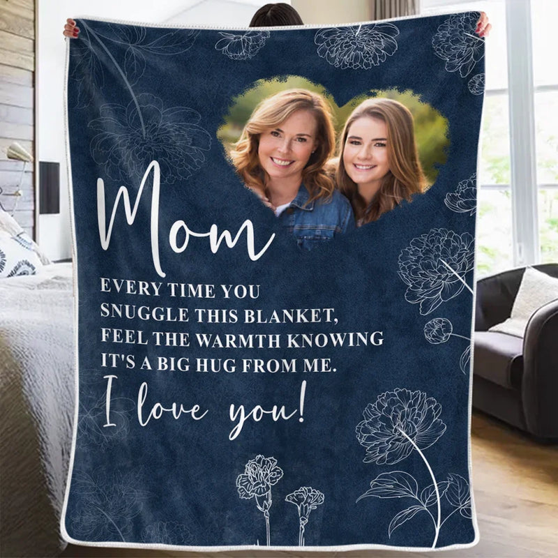 Custom Photo Feel This Hug In Your Heart - Family Personalized Custom Blanket - Gift For Mom, Daughter