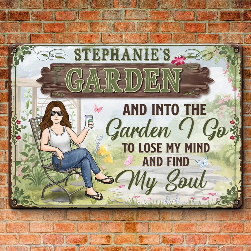 In The Garden, I Calm My Mind And Free My Soul - Family Personalized Custom Home Decor Metal Sign - Gift For Yourself, Best Friends, Siblings, Family Members