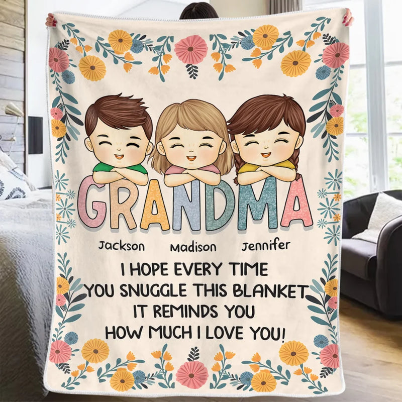 Mom’s Heart Is Home - Family Personalized Custom Blanket - Gift For Mom, Grandma