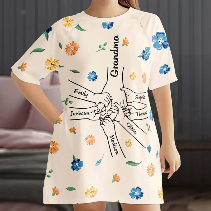 A Mother’s Love Knows No Distance - Family Personalized Custom Women's Sleep Tee - Mother's Day, Gift For Mom, Grandma