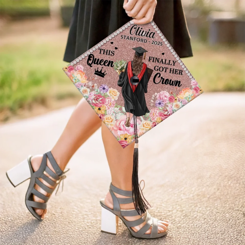 This Queen Finally Got Her Crown - Family Personalized Custom Graduation Cap - Graduation Gift For Family Members, Siblings, Brothers, Sisters