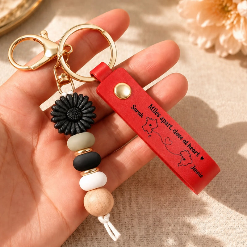 Custom Name Long Distance Friendship Gifts - Personalized Daisy Beaded Keychain